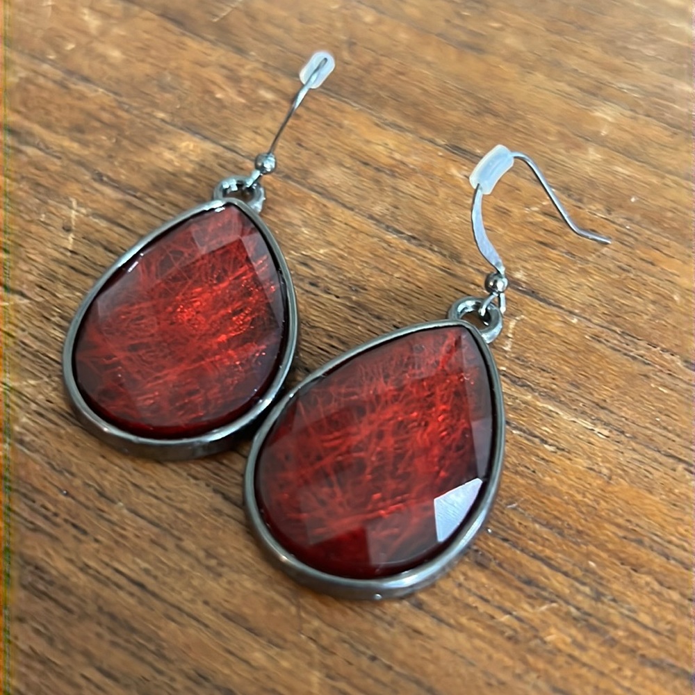 Red Earrings & Necklace Set